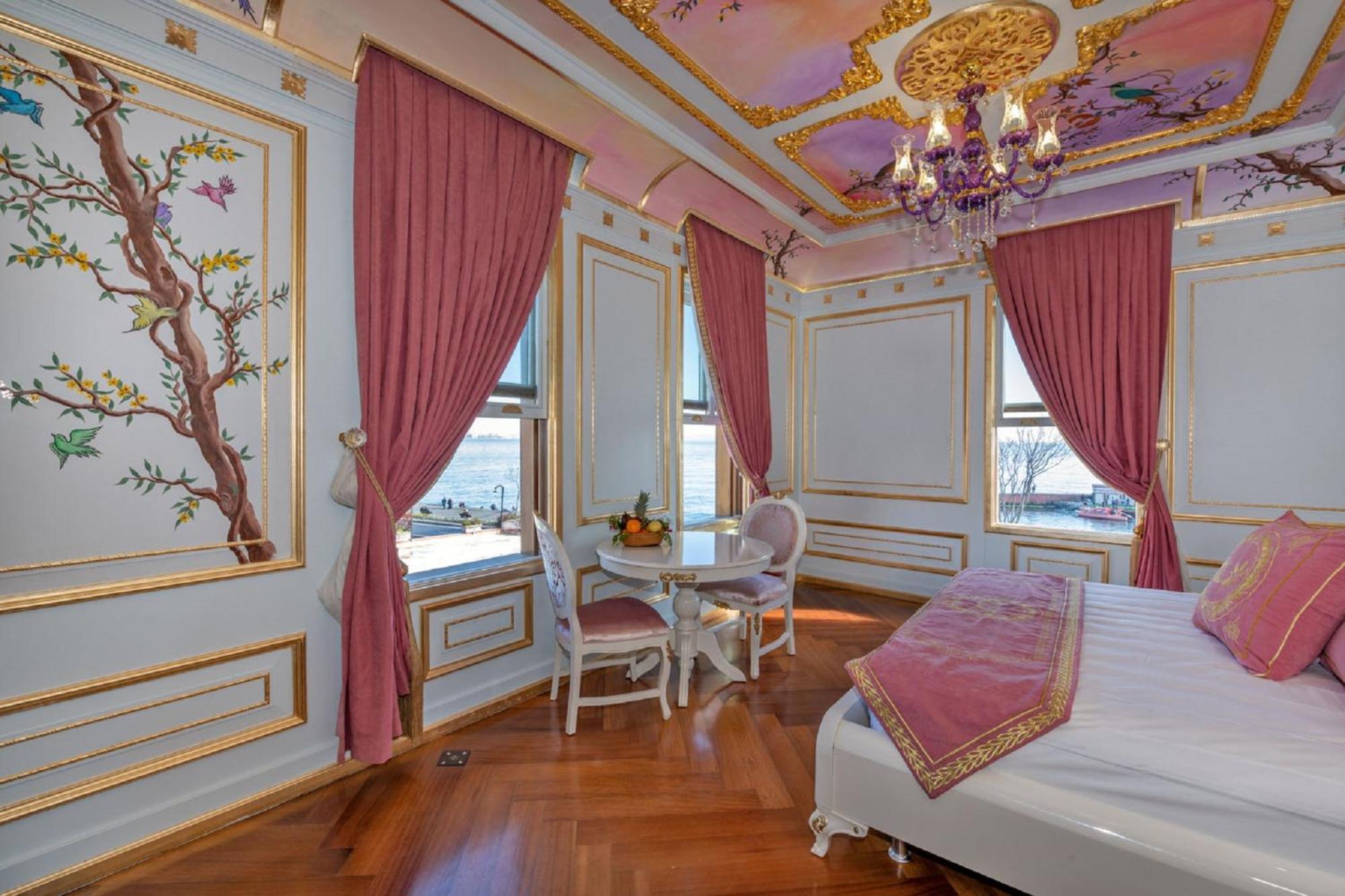 Seven Hills Palace &