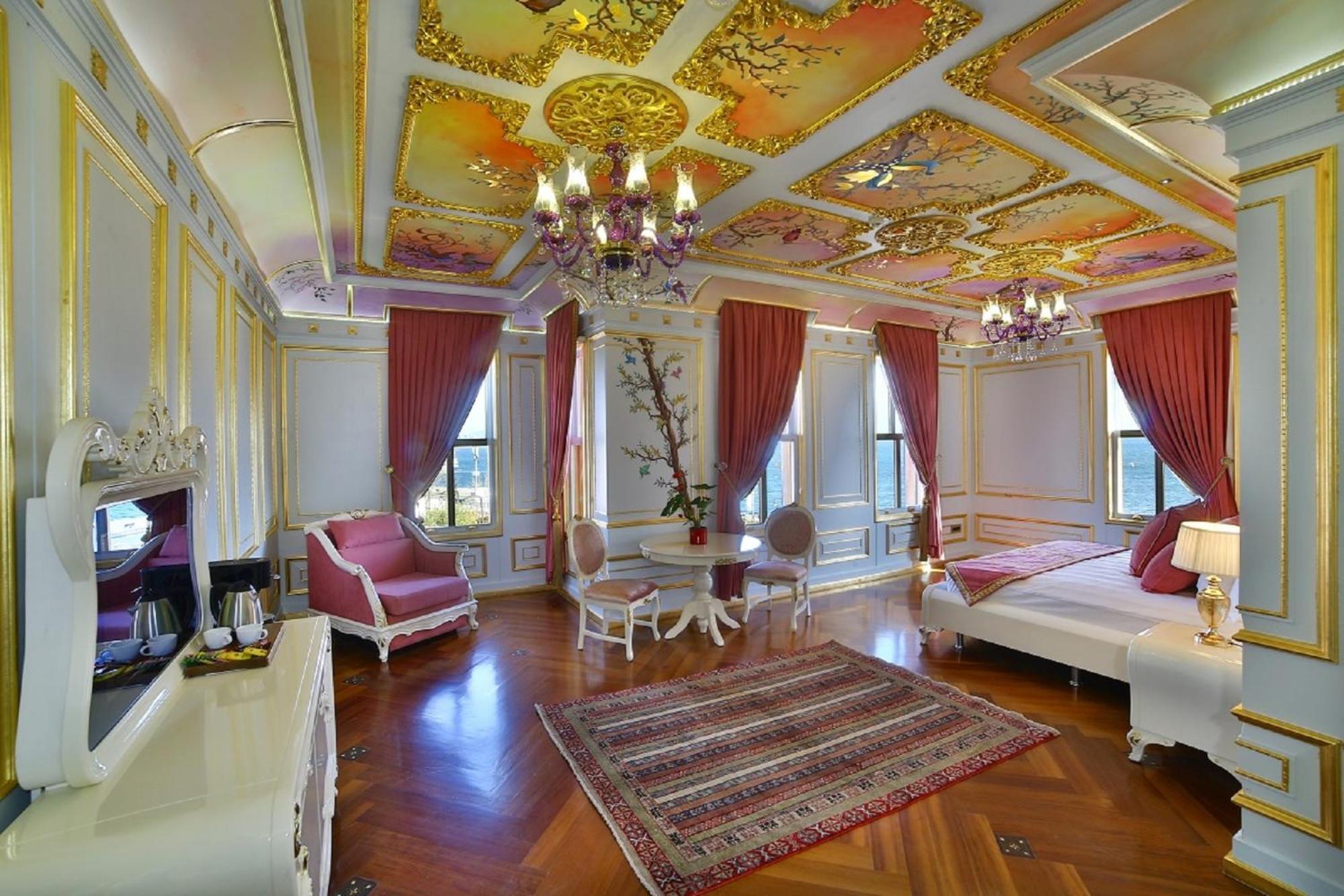 Seven Hills Palace & Hotel 4*