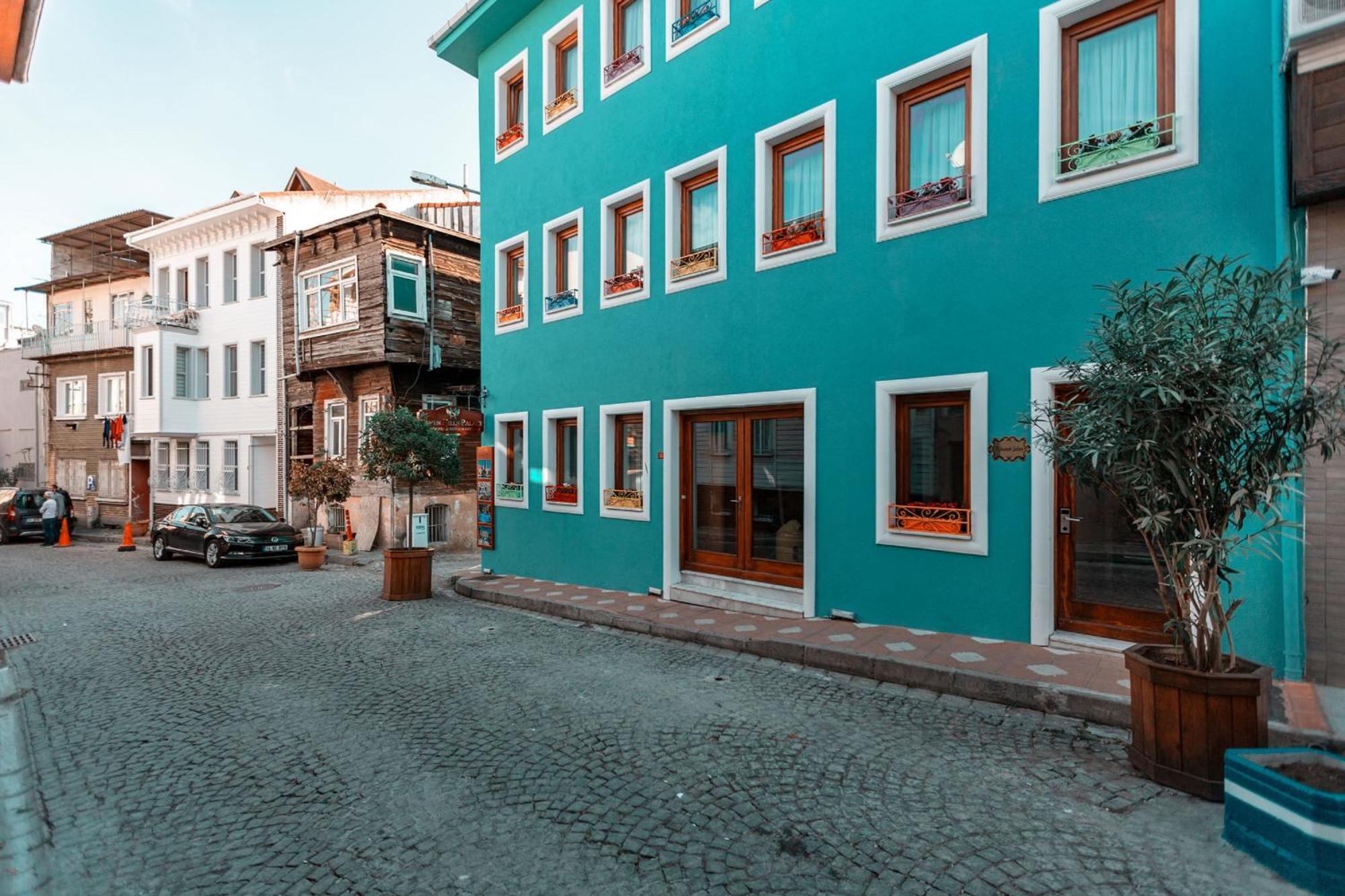 Seven Hills Palace & Hotel