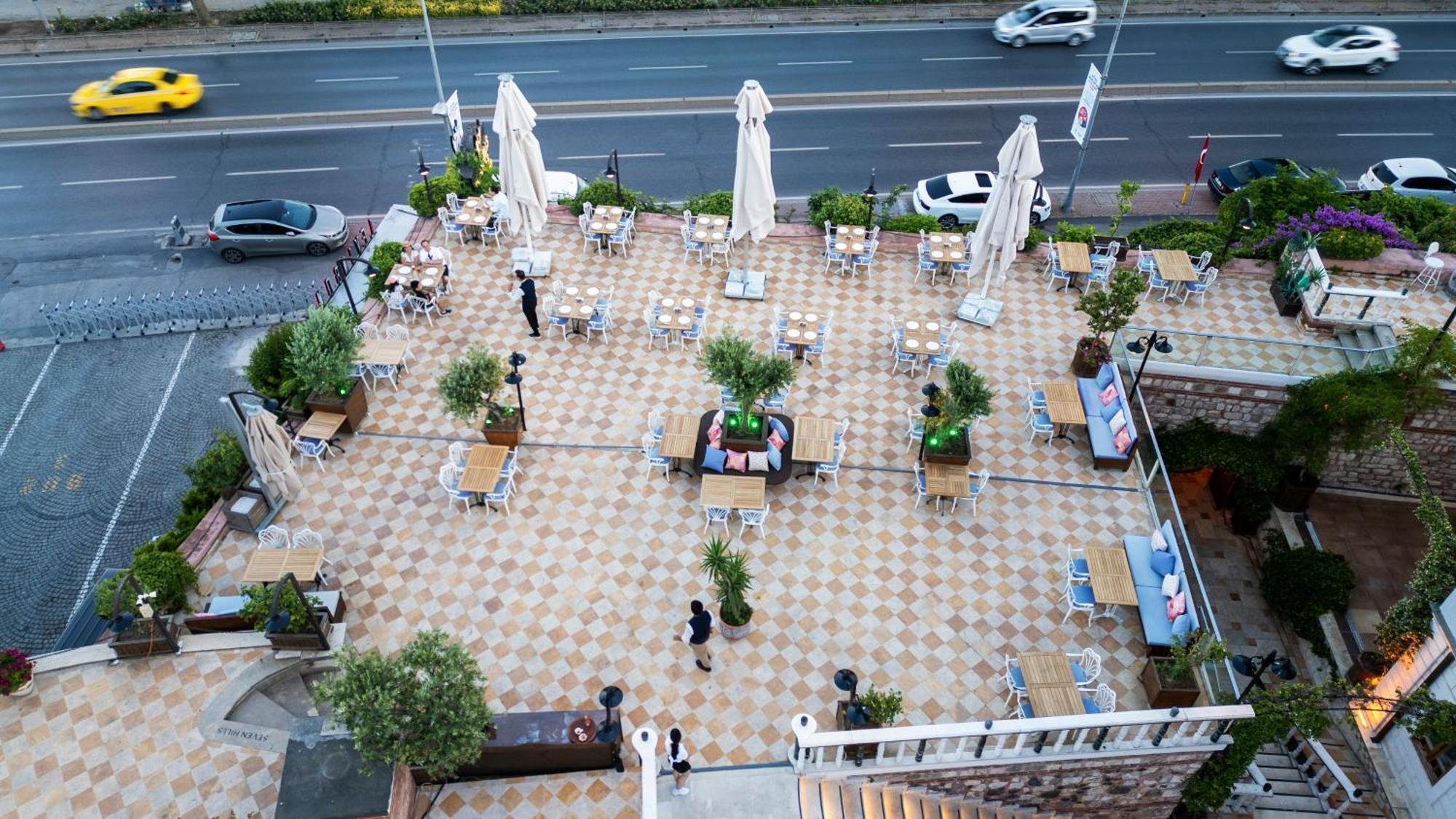 Hotel Seven Hills Palace & 4*